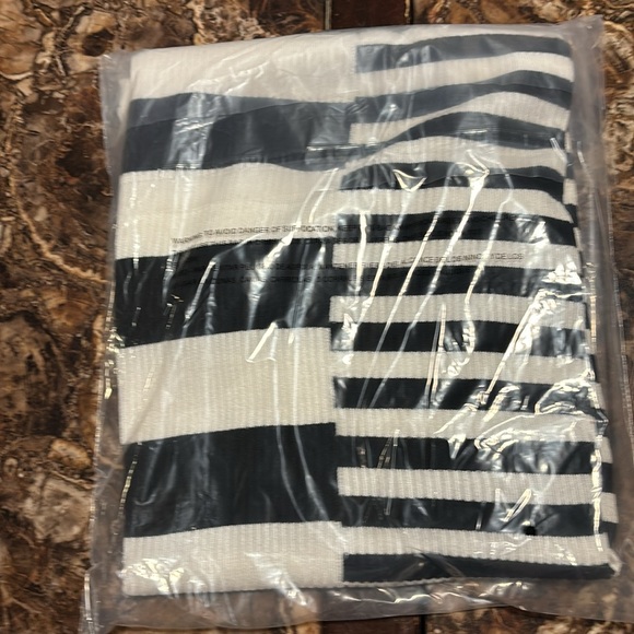 Plus ASHLEY STEWART Black White Striped Ribbed Sweater 1X - Picture 5 of 5